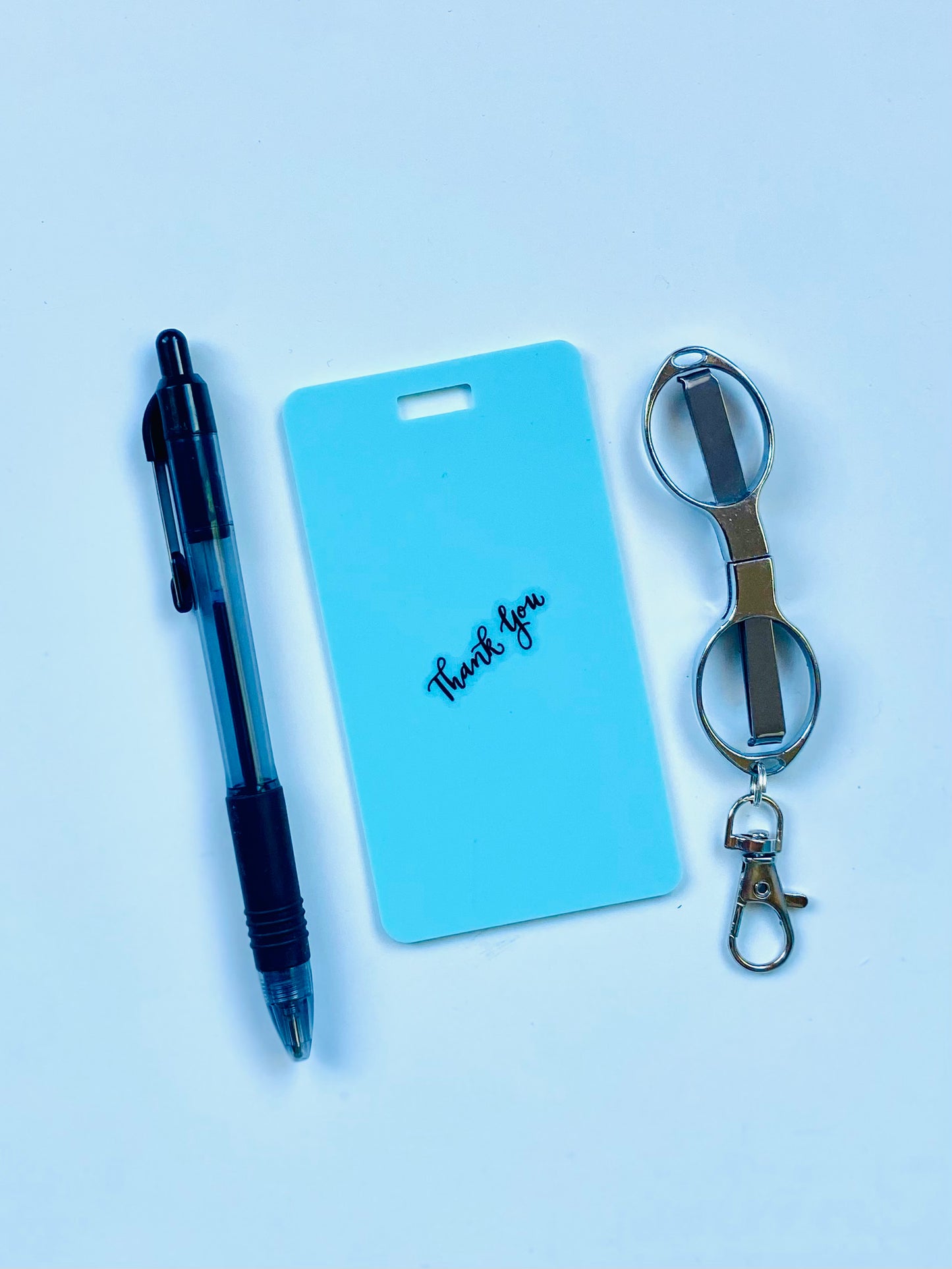 Bundle Vertical set BADGE NOTE®, ballpoint pen, mini scissors. www.badgenote.com