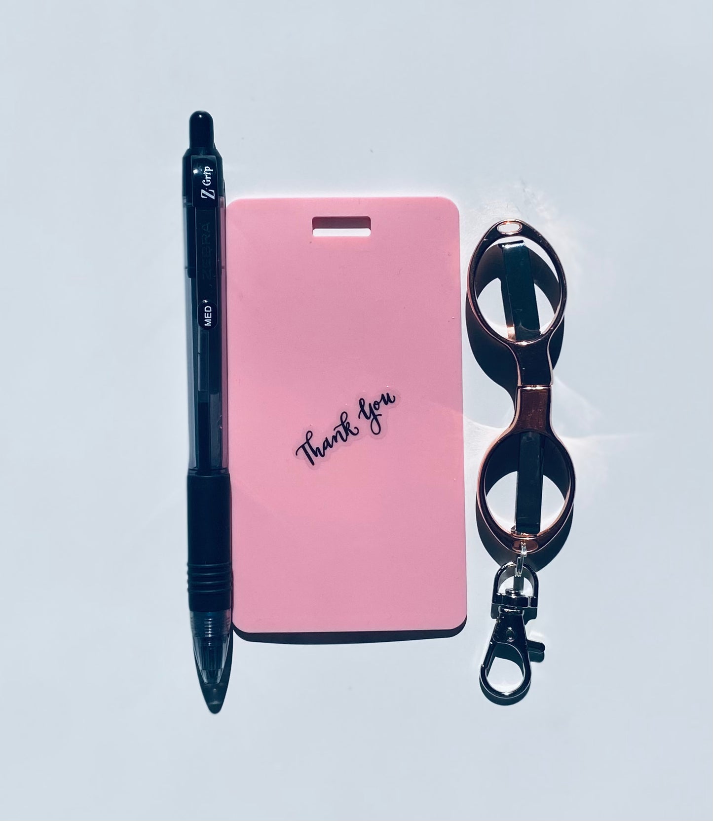 Bundle Vertical set BADGE NOTE®, ballpoint pen, mini scissors. www.badgenote.com