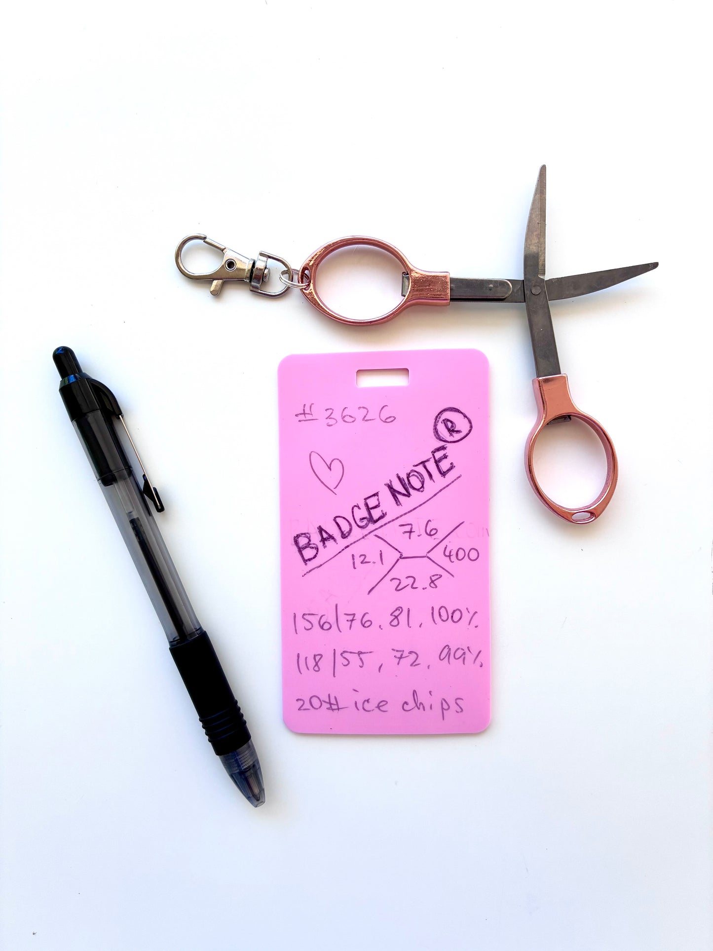 Bundle Vertical set BADGE NOTE®, ballpoint pen, mini scissors. www.badgenote.com