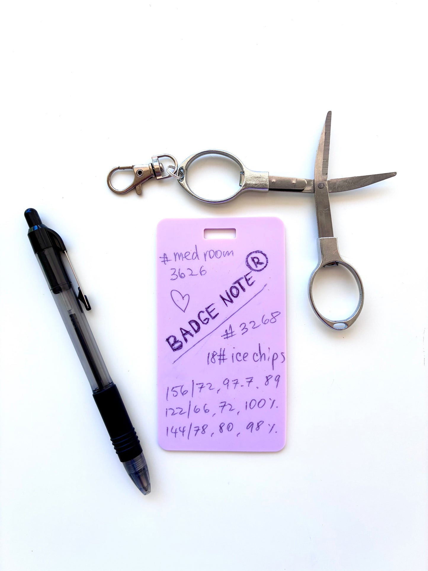 Bundle Vertical set BADGE NOTE®, ballpoint pen, mini scissors. www.badgenote.com