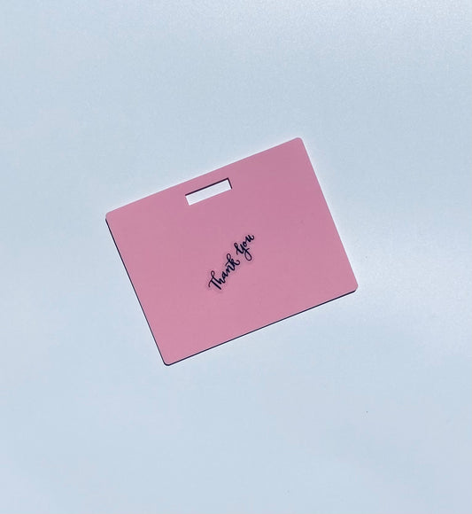 Horizontal erasable badge is the perfect pocket-sized accessory for healthcare professionals. Easily write on it with ballpoint pen, wipe it clean with alcohol pad, and reuse. Made of lightweight soft silicone, it's a nurse's essential for taking notes on the go. Attach it to your ID badge for convenience. ATTENTION: Gel &amp; super smooth ink will smudge and will leave faint stains. www.badgenote.com